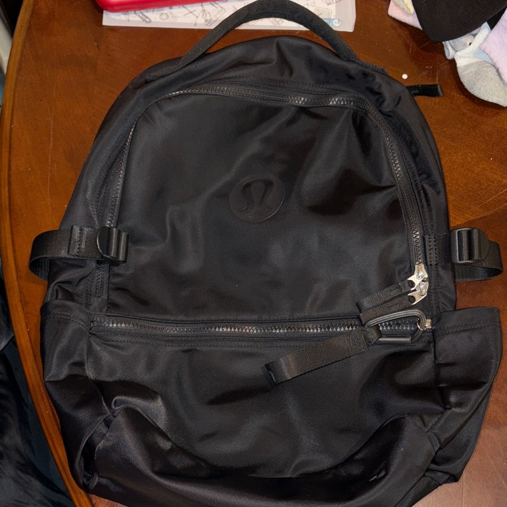 Lululemon crew backpack 22L